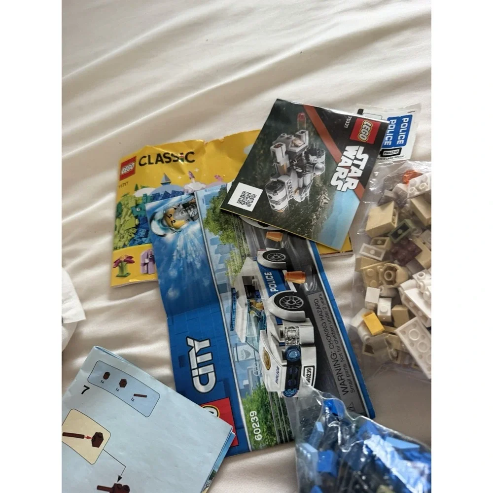 LEGO Lot 4.8 Lbs Star Wars Marvel City Minifigures Manuals Mixed Bulk